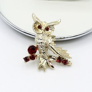 Vintage owl brooch